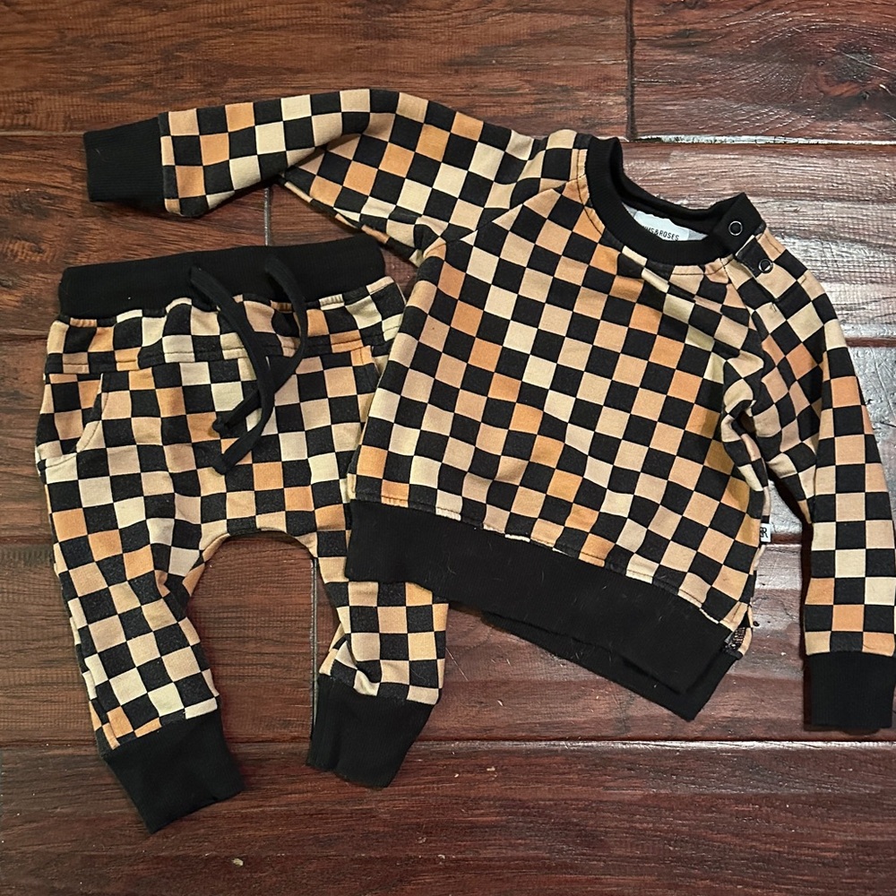 Bums & Roses Bamboo Checkered Baby Outfit Jogger Set